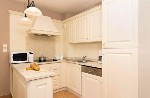 Saumane-de-Vaucluse Apartment | Residence Provence Country Club* - 4 Rooms 8 People