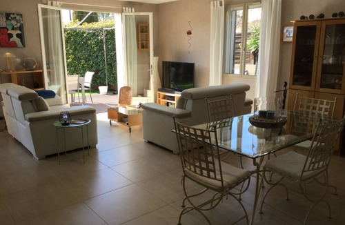 Cabrieres-d'Avignon House | Residential villa with spa 5 minutes from Gordes