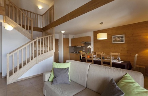 Sainte-Foy-Tarentaise Apartment | Resort center, swimming pool, balcony, tv, ski locker, 88m², Sainte Foy Tarentaise