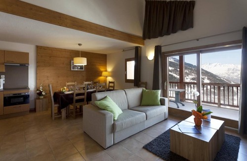 Sainte-Foy-Tarentaise Apartment | Resort center, swimming pool, balcony, tv, ski locker, 88m², Sainte Foy Tarentaise