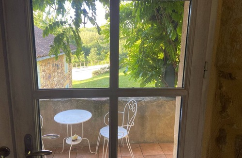 Grives Cottage | Romantic country escape, 1 bed with panoramic heated pool with amazing views