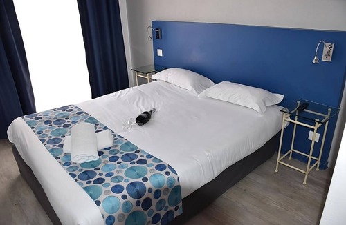 Six-Fours-les-Plages Hotel | Romantic Seafront Escape with Spa l Near Sanary Harbor