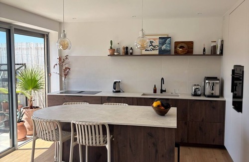 8th Arrondissement Apartment | Rooftop with Views of the Sea and the Calanques · Panoramic Terrace · Beaches 100 m Away · Marseille