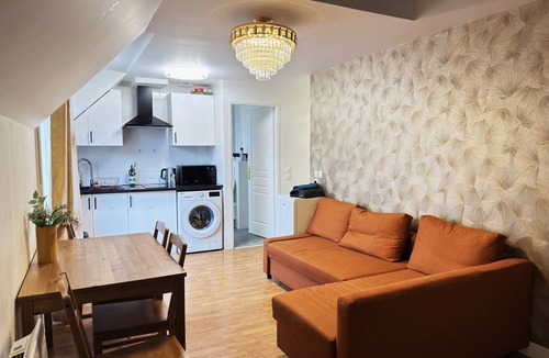 Le Bourget Apartment | Royal Crown Apartment With Royal Garden