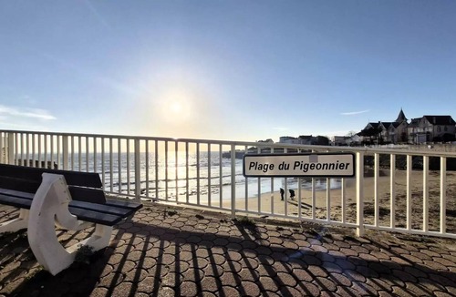 Pontaillac Apartment | ROYAN - Wake up to a view of the sea in this RUSTIC STUDIO - Pigeonnier Beach