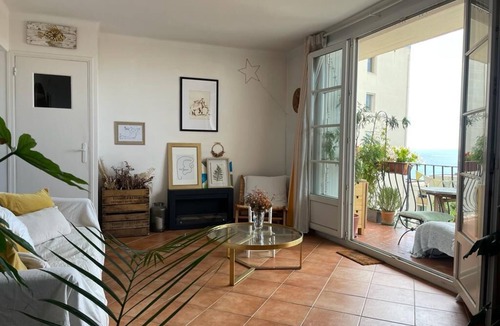 Le Mourillon Apartment | Sea view apartment with terrace, 3bedroom, 200m from Mourillon beaches