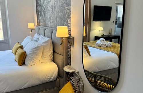Cannes City Centre Apartment | Seaside Cannes Festival Suite