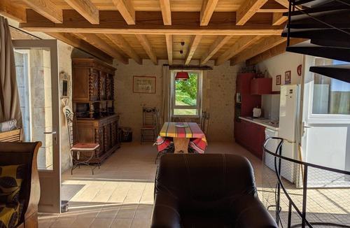 Montignac-le-Coq Cottage | Secluded house with private pool and spa, Charente