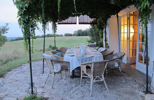 Baurech Cottage | Sharecropper's house on large estate, near Bordeaux, 14 people
