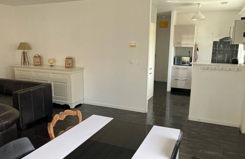Mios House | Single-story house, 2 bedrooms, sleeps 4, with a 150 m² garden.