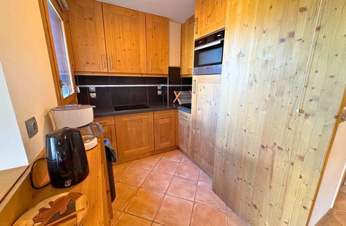 Saint-Martin-de-Belleville Apartment | Ski-In/Ski-Out Apartment with Terrace and Modern Amenities in St Martin de Belleville