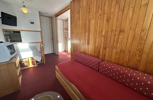 Valmorel Apartment | Ski-in/Ski-out Studio with South-Facing Balcony, Near Lifts & Shops