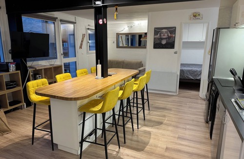 Val-Thorens Apartment | South facing, ski in ski out, apartment for 6 to 8 people