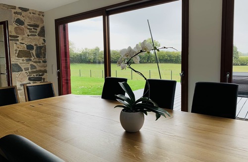 Saint-Vitte-sur-Briance Villa | Spa villa in the countryside with indoor pool and jacuzzi