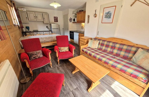Valfrejus Apartment | Spacious 4-Room Apartment for 6-8, Near Ski Slopes in Modane, France