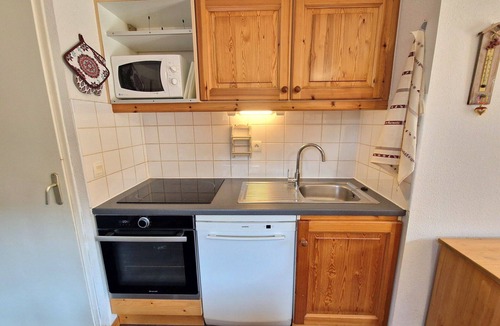 Valfrejus Apartment | Spacious 4-Room Apartment for 6-8, Near Ski Slopes in Modane, France