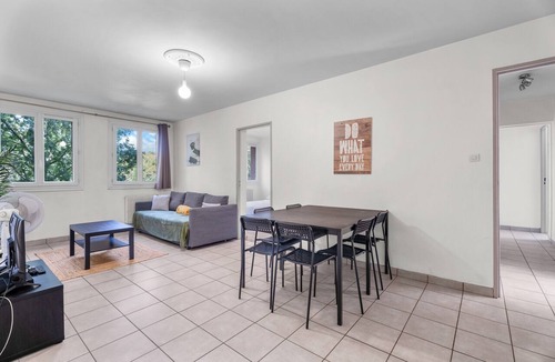 La Panouse Apartment | Spacious Apartment for 8 Guests with Wi-Fi in La Rouvière, Marseille