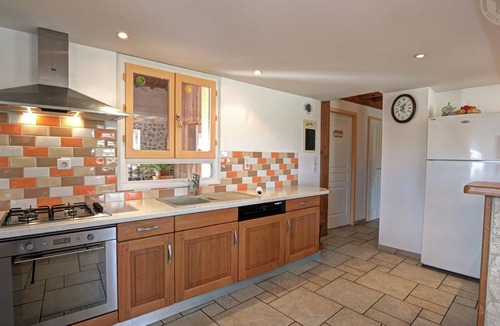 Chirassimont Cottage | Spacious Cottage 6 Bedrooms with Fireplace, Pets Allowed, Countryside Lyon-Roanne