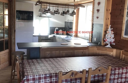 Venosc Apartment | Spacious renovated apartment - 75m², at the foot of the slopes, ideal for families (baby equipment)