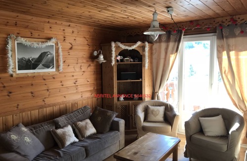 Venosc Apartment | Spacious renovated apartment - 75m², at the foot of the slopes, ideal for families (baby equipment)