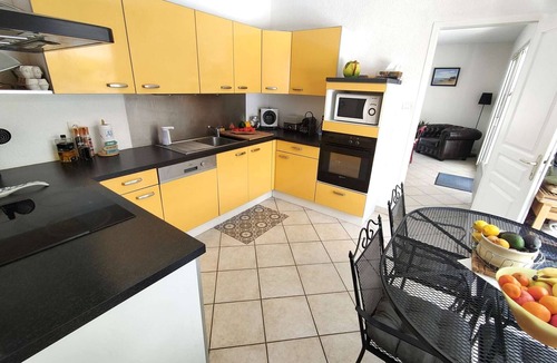 Cap-Ferret Villa | Spacious Villa with Heated Pool and Garden in Petit-Piquey