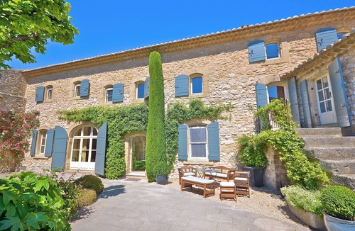 Robion Villa | St Roch: Luxury farmhouse from the 18th century with heated pool
