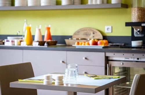 9th Arrondissement Hotel | Stay Near Tête d'Or Park w/Easy Access to Lyon Museums & Dining