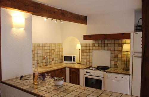 Sanary-sur-Mer House | "StellaHome - l'Enclos" Quiet Village House. Near port and beach. GARAGE