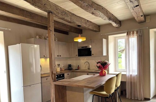 Blis-et-Born Cottage | Stone house with parking - 4 guests