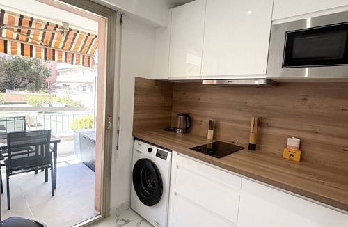 Juan-les-Pins Apartment | Studio 113 Résidence Eden