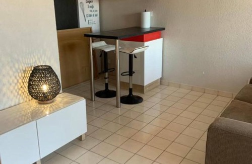 Douvaine Apartment | "Studio Agora" with Balcony & Wi-Fi