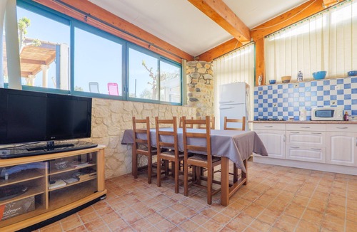 Saint-Remeze Apartment | Studio Apartment 'Proche Gorges De L'Ardeche' with Shared Pool, Wi-Fi and Air Conditioning