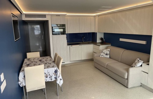Le Suquet Apartment | Studio Cabin for 2 adults opposite the beach.