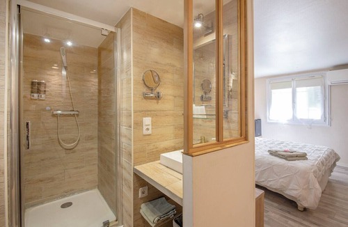 Les Grands Carmes Apartment | Studio near Old Port, Panier and Station