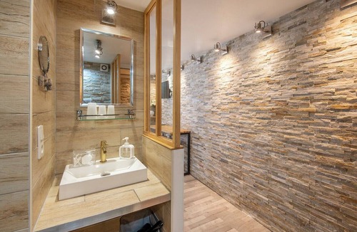 Les Grands Carmes Apartment | Studio near Old Port, Panier and Station