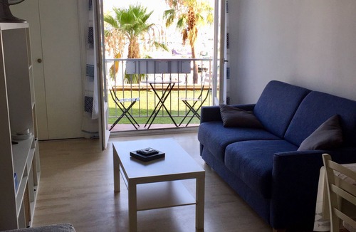 Sanary-sur-Mer Apartment | Studio on the port Sanary Sur Mer