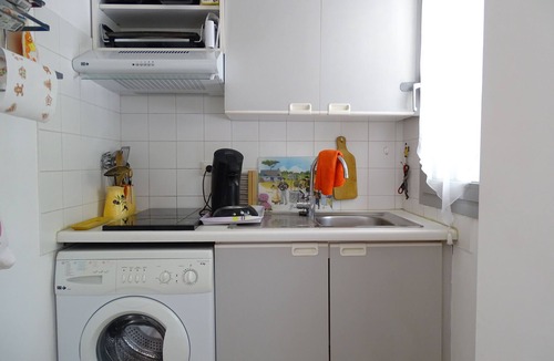Carnot Apartment | STUDIO WITH TERRACE OF 40M ² IN RESIDENCE SECURISEE