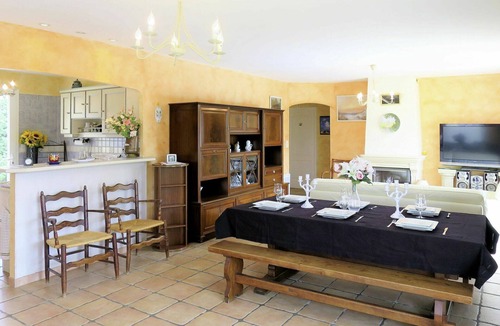 Saint-Germain-dEsteuil House | Stunning private villa for 6 people with private pool, WIFI, TV, terrace and pets allowed