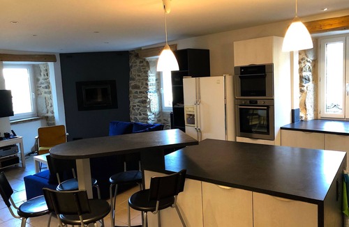 Uzer House | Stunning family house with swimming pool, South Ardèche