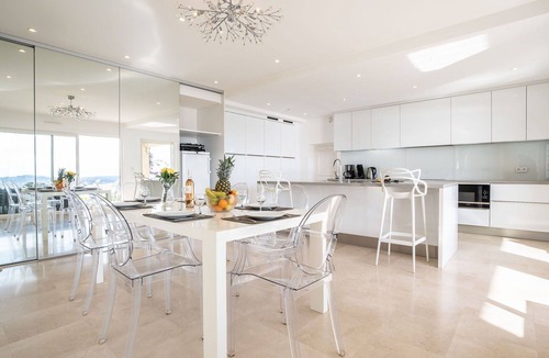 Guerrevieille Villa | Stunning private villa for 6 guests with A/C, private pool, WIFI, TV and terrace