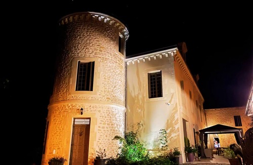 Varennes-Vauzelles House | Suite Boudoir aux Roses - Charming castle with pool & spa
