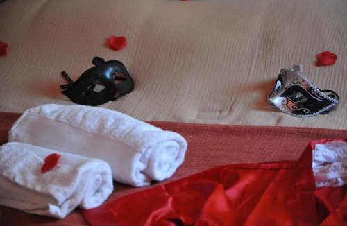 Gareoult Bed & Breakfast | Suite de charme & jacuzzi 83 - Love Room