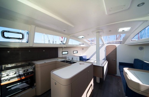 Antibes City Centre Boat Rental | Sun-Kissed Sailing Adventure in Playa de Juan-les-Pins