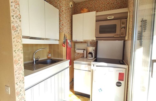 Plaine de la Brague Apartment | Sunny Studio with Terrace & Parking, 250m from Beach in Antibes
