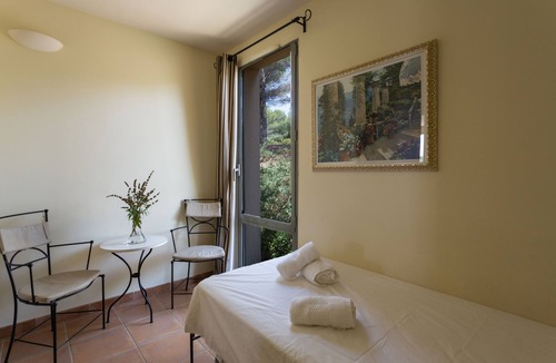 Saumane-de-Vaucluse Apartment | Superb Apartment RARE Golf View Saumane Provence with Swimming Pool