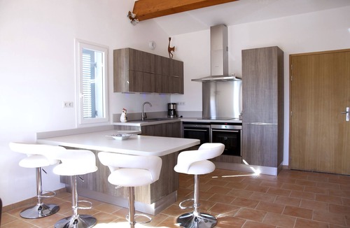 Sanary-sur-Mer Apartment | Superb new T3 apartment in the heart of Sanary, 100m from the port, 2 minutes on foot,