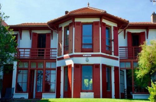 Arcachon Villa | Superbe Villa Arcachon Face Mer - 11 Pièces, 15 Pers, Jardin, Accès Direct Plage - FR-1-433-17