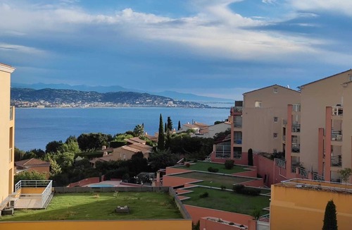 Theoule-Superieur Apartment | Swimming pool, close to the beaches, and air-conditioned.