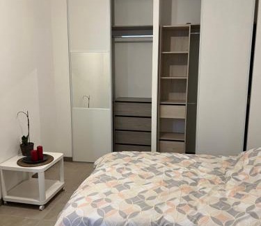 Saint-Victor Apartment | T2 climatisé st victor Vieux Port et Plage des catalans 13007