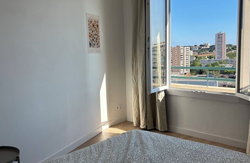 Le Mourillon Apartment | Tastefully renovated apartment close to sea, town and amenities!